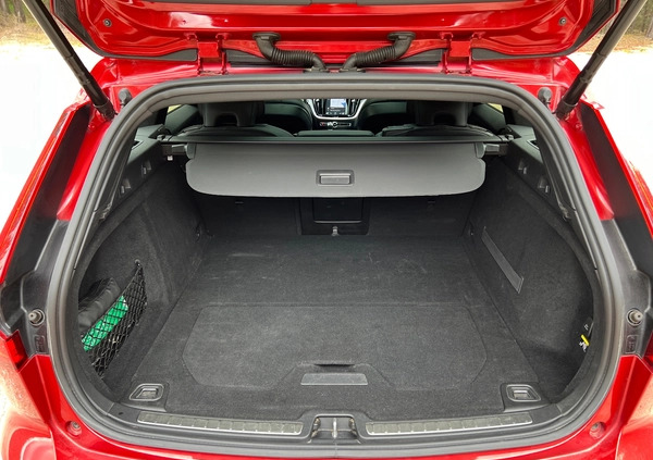 Volvo V60 cena 129000 przebieg: 57000, rok produkcji 2019 z Tuczno małe 781